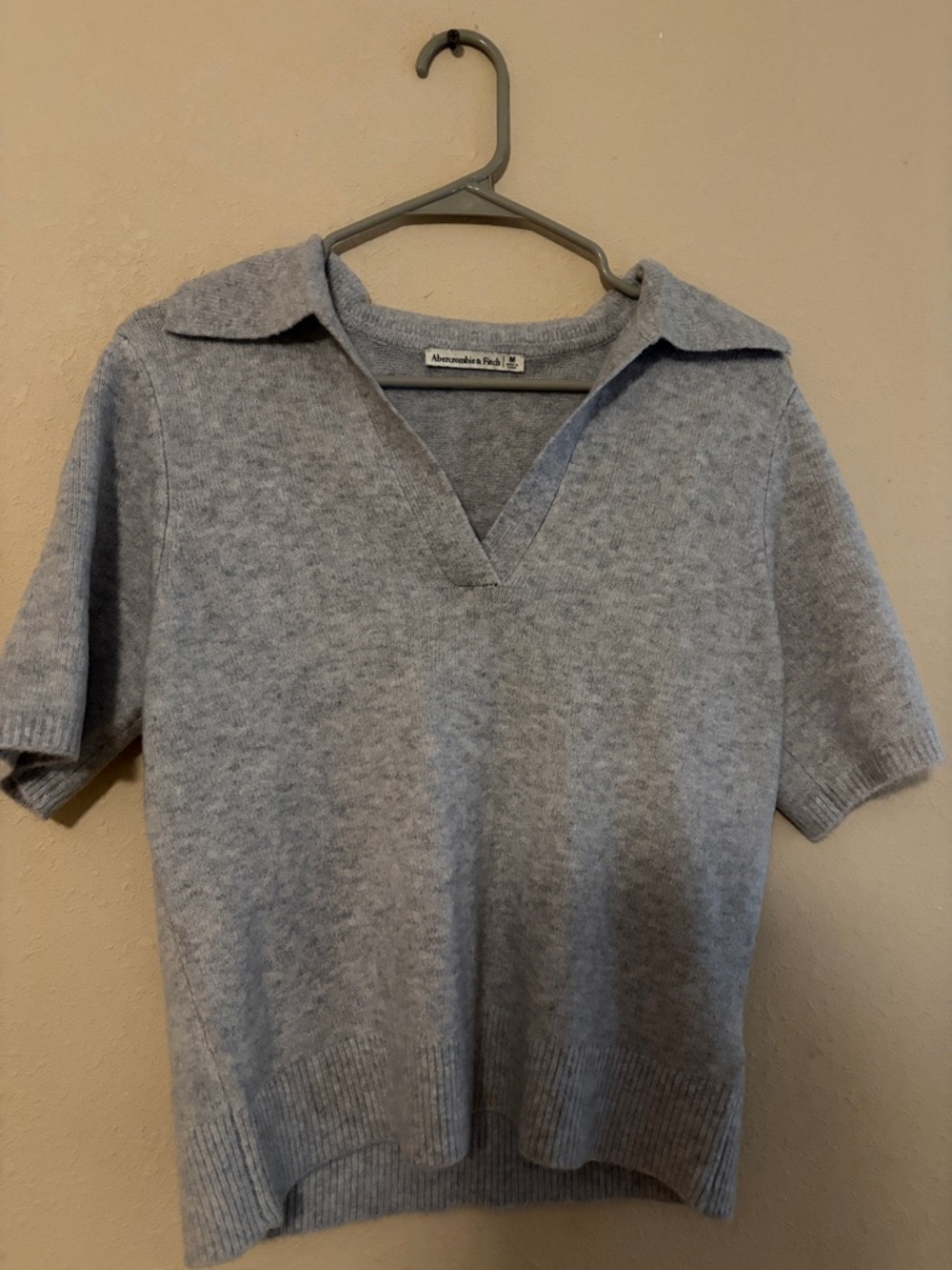 Abercrombie & Fitch Heather Gray Short-Sleeve V-Neck Collared Sweater